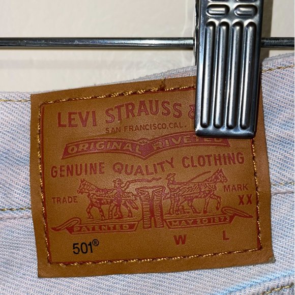 Levi's 501 Shorts - Picture 7 of 7
